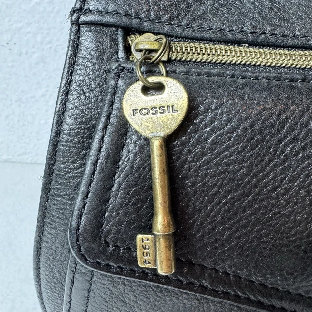 Vintage Fossil Black Leather Backpack Cinch Bag Purse Key Zipper Classic Minimal